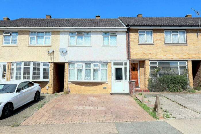 3 Bedroom Terraced House To Rent In Highfield Road, Essex, RM5