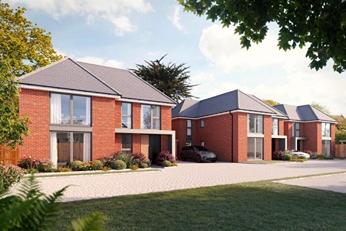 4 Bedroom Detached House For Sale In Warsash Road, Warsash, SO31