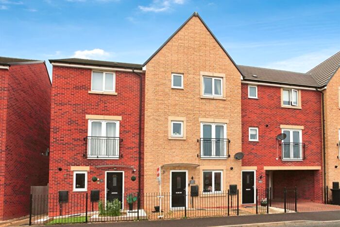 4 Bedroom Semi-detached House For Sale In Westbury Drive, Hampton Gardens, Peterborough, PE7