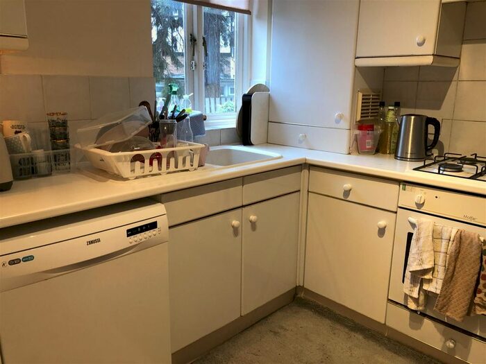 3 Bedroom Semi-Detached House To Rent In Heton Gardens, London, NW4