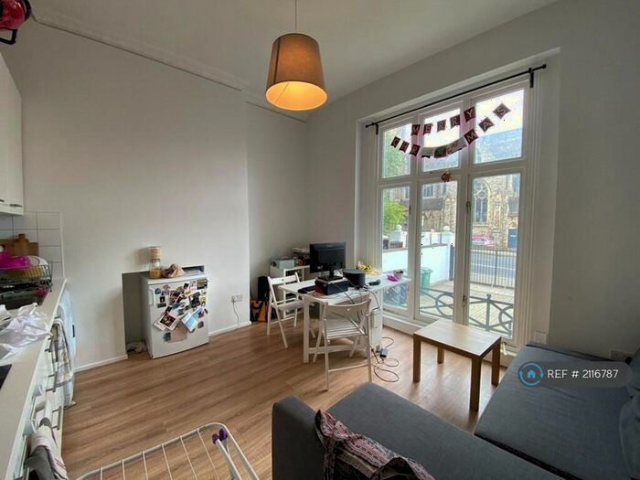 1 Bedroom Flat To Rent In Camden Road, London, N7