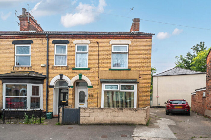3 Bedroom End Of Terrace House For Sale In Dene Street, Hull, HU9