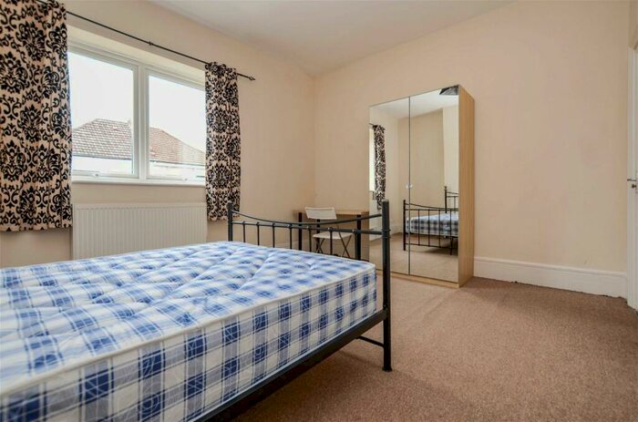 5 Bedroom Terraced House To Rent In Britannia Road, Southsea, Hampshire, PO5