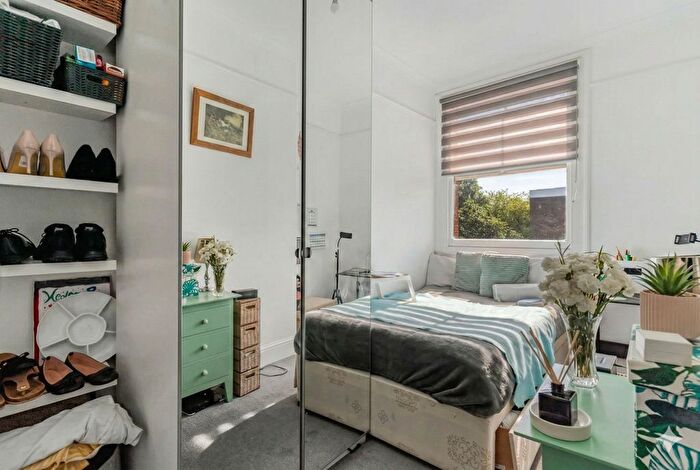 2 Bedroom Flat For Sale In Lower Addiscombe Road, Croydon, London, CR0