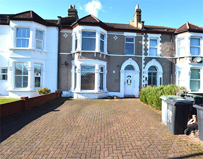 5 Bedroom Maisonette To Rent In Wellmeadow Road, Catford, SE6