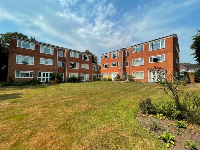 2 Bedroom Apartment To Rent In Lyndhurst Road, Exeter, Devon, EX2