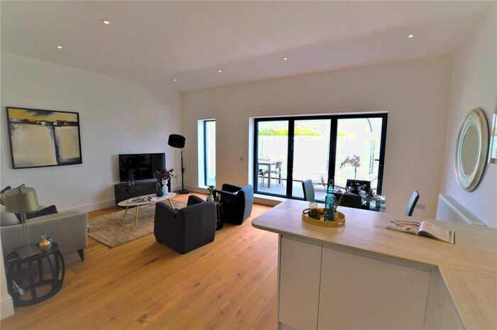 2 Bedroom Flat To Rent In Anerley Road, London, SE20