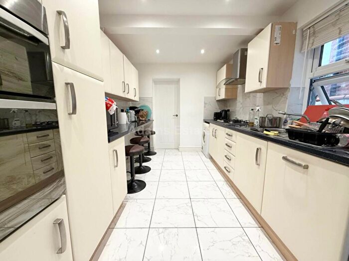 4 Bedroom Terraced House To Rent In Grange Avenue, Reading, RG6