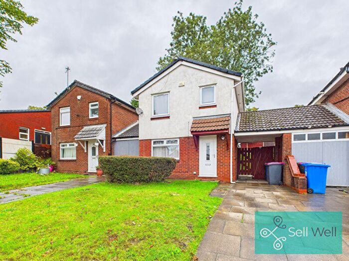 3 Bedroom Detached House For Sale In Longshaw Drive, Worsley, Manchester, M28