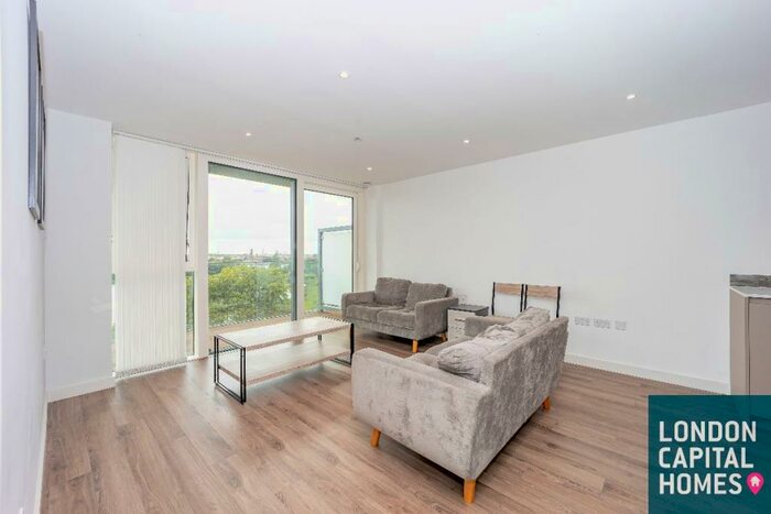 2 Bedroom Apartment To Rent In Newnton Cl, Woodberry Down, London, N4