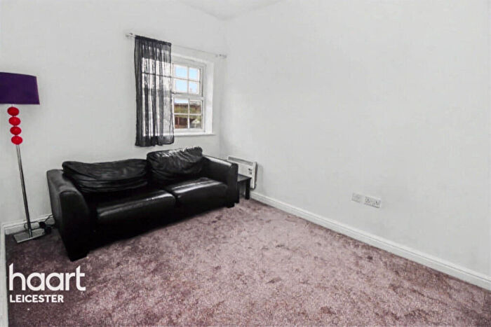 2 Bedroom Apartment For Sale In Stelle Way, Leicester, LE3