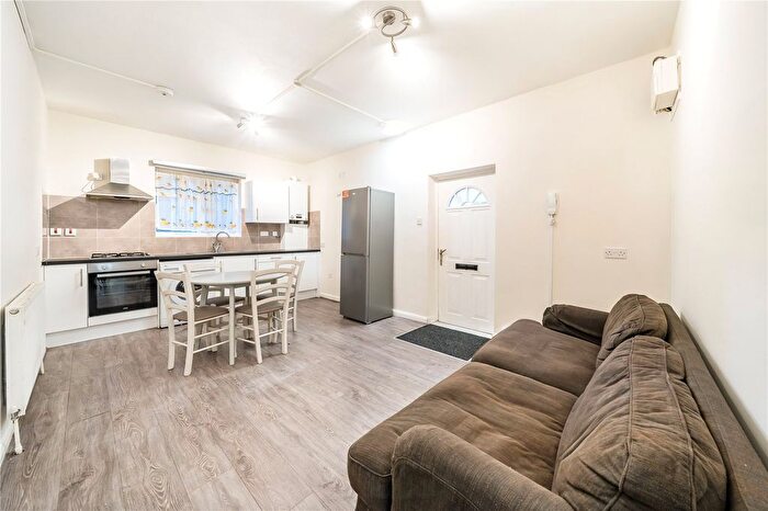 1 Bedroom Flat To Rent In Gleneldon Road, London, SW16