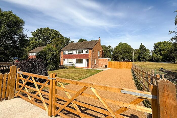 3 Bedroom Semi-Detached House To Rent In Horton, Berkshire, SL3