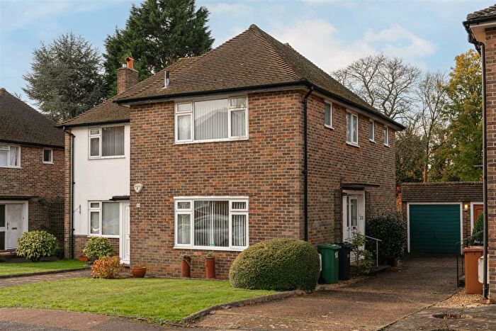 2 Bedroom Maisonette To Rent In Courtlands Crescent, Banstead, SM7