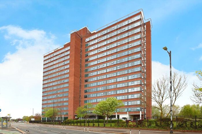 1 Bedroom Apartment For Sale In Chester Road, Old Trafford, Manchester, M16