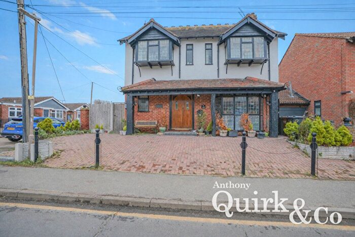 5 Bedroom Detached House For Sale In Waarden Road, Canvey Island, SS8