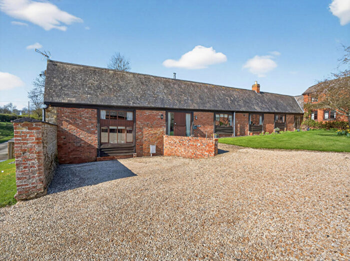 4 Bedroom Barn Conversion For Sale In Falcutt Brackley, Northamptonshire, NN13