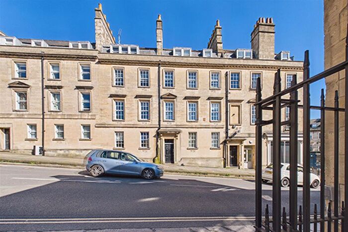 1 Bedroom Flat For Sale In Fountain Buildings, Bath, BA1