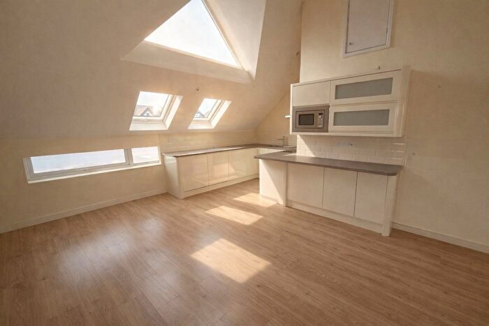 1 Bedroom Maisonette To Rent In Hale Lane, Mill Hill, NW7