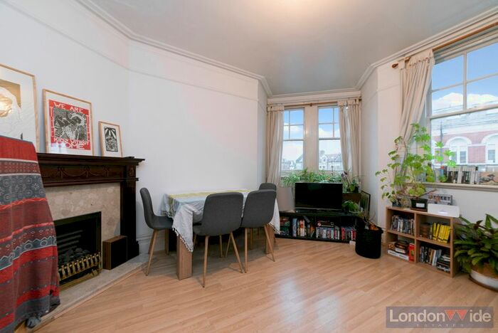 3 Bedroom Flat To Rent In Huguenot Mansions, Huguenot Place, London, SW18