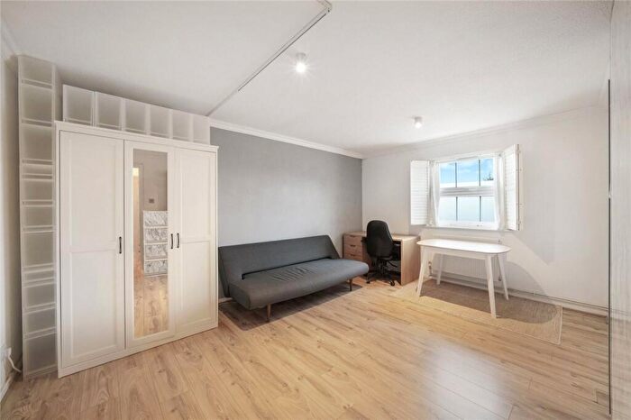 Apartment For Sale In Moriatry Close, London, N7