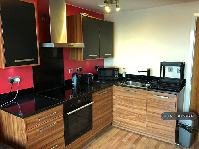 2 Bedroom Flat To Rent In Leeds Road, Bradford, BD1