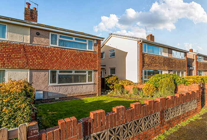 3 Bedroom Semi-Detached House For Sale In Roundways, Coalpit Heath, Bristol, Gloucestershire, BS36