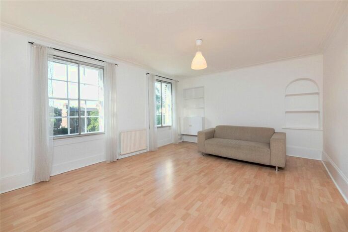 2 Bedroom Flat To Rent In Canonbury Square, Canonbury, Islington, London, N1