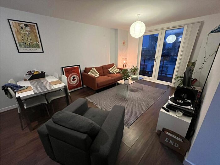2 Bedroom Apartment For Sale In The Riverside, Derwent Street, Salford, M5