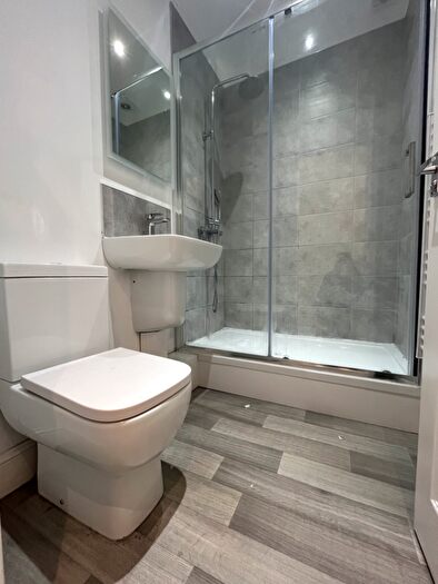 2 Bedroom Apartment To Rent In Hamilton Square, Birkenhead, Wirral, Merseyside, CH41