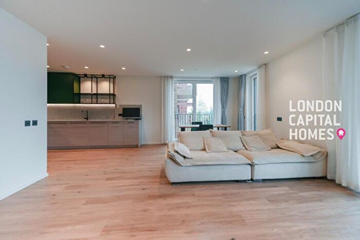 1 Bedroom Apartment To Rent In Curlew House, Hawser Lane, London, E14
