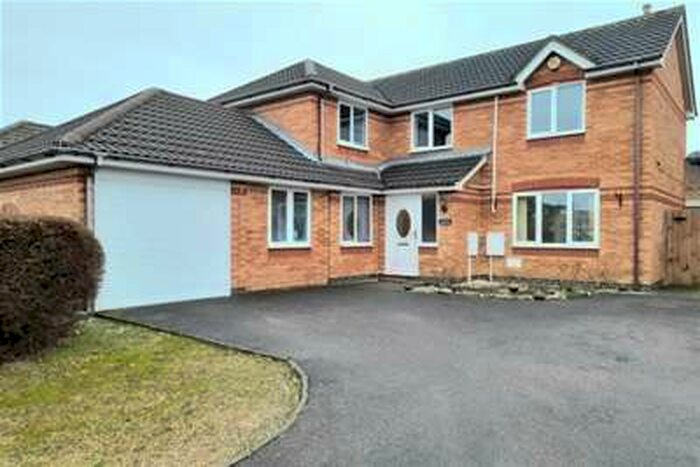 4 Bedroom House To Rent In Oldbrook, Milton Keynes, MK6