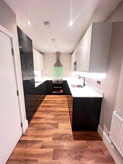 2 Bedroom Apartment To Rent In A Heather Gardens, London, NW11