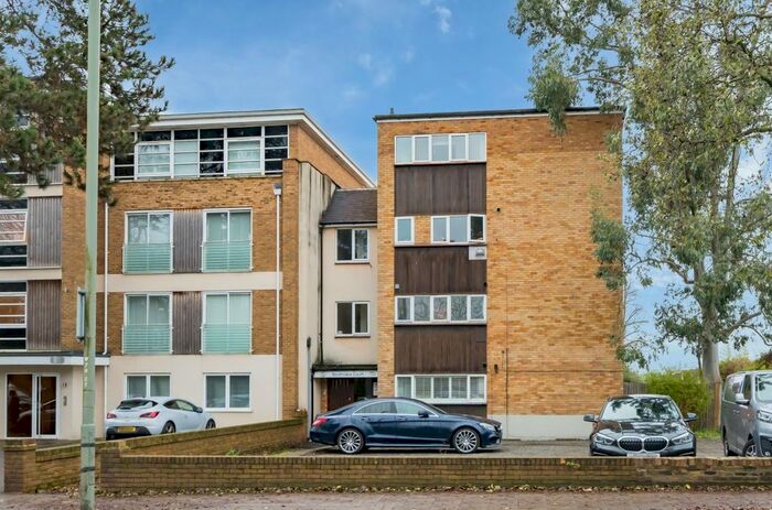 2 Bedroom Flat To Rent In Widmore Road, Bromley, BR1