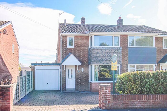 3 Bedroom Semi-Detached House For Sale In Thornes Moor Close, Wakefield, WF2