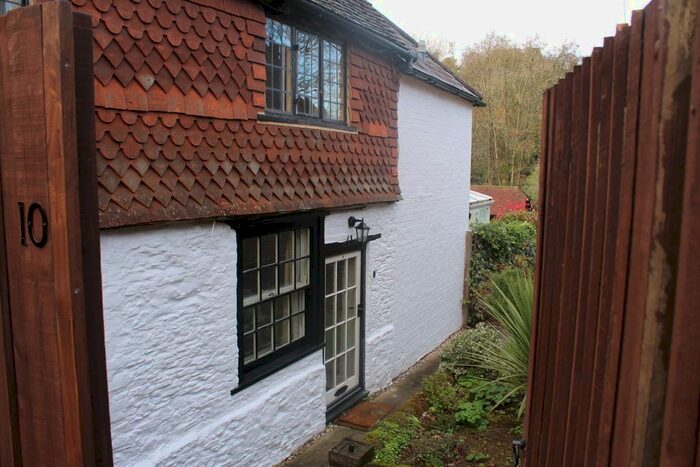 3 Bedroom Cottage To Rent In Godalming, Surrey, GU7