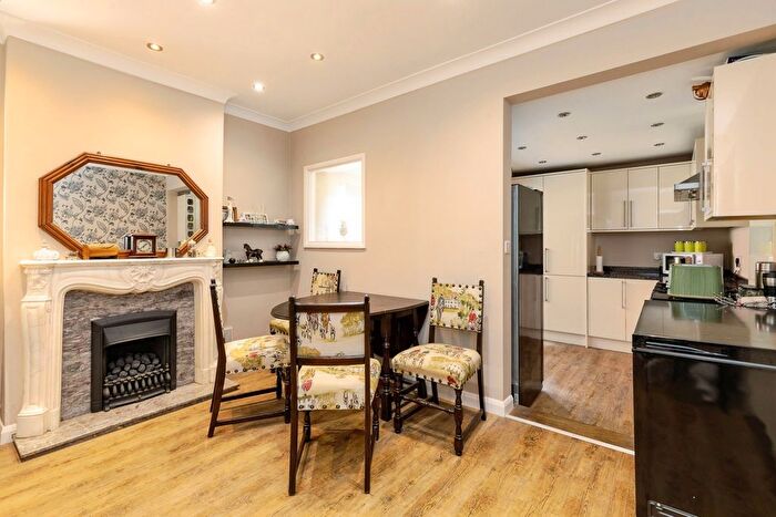 4 Bedroom Semi-detached House For Sale In Napier Road, Gillingham, Kent, ME7
