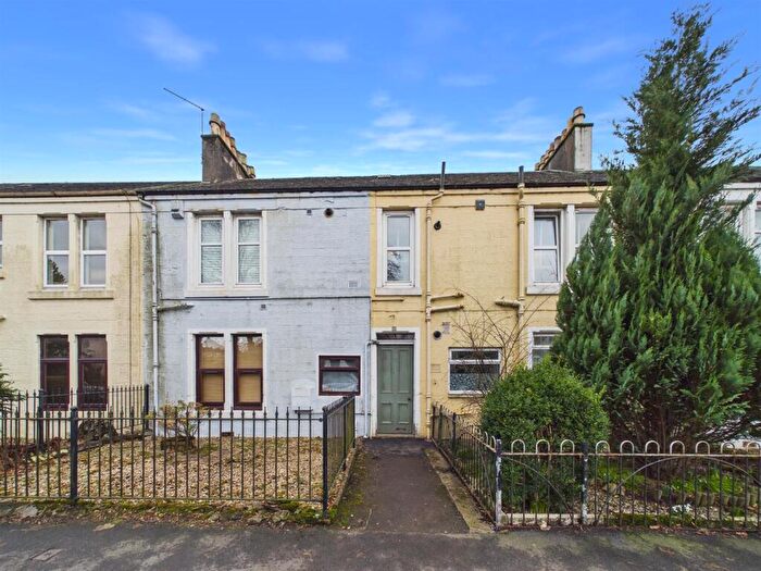 1 Bedroom Flat For Sale In Easwald Bank, Kilbarchan, PA10