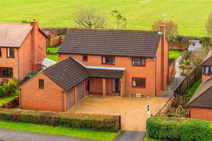 4 Bedroom Detached House For Sale In Tudor Gardens, Stony Stratford, Milton Keynes, Buckinghamshire, MK11