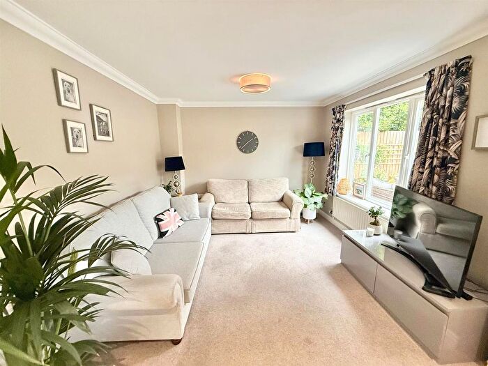 4 Bedroom Detached House For Sale In College Court, Macclesfield, SK11