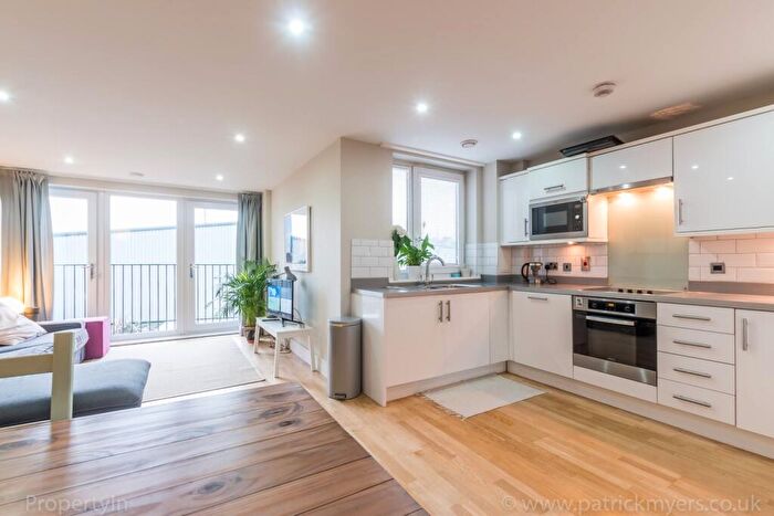 2 Bedroom Flat To Rent In Camberwell New Road London, SE5