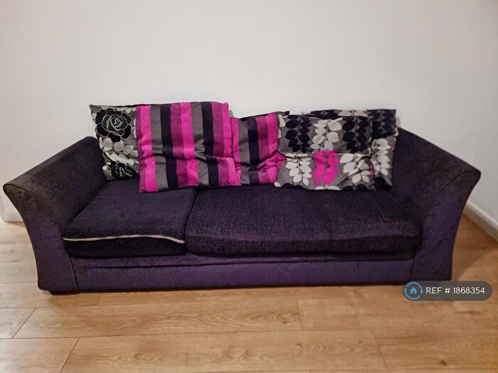 2 Bedroom Flat To Rent In Hanbury Gardens, Highwoods, Colchester, CO4