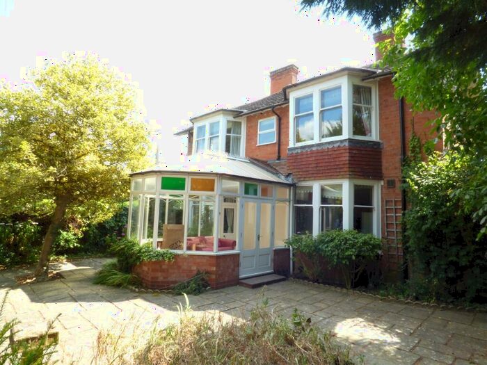 3 Bedroom Semi-Detached House To Rent In College Street, Stratford-upon-Avon, CV37