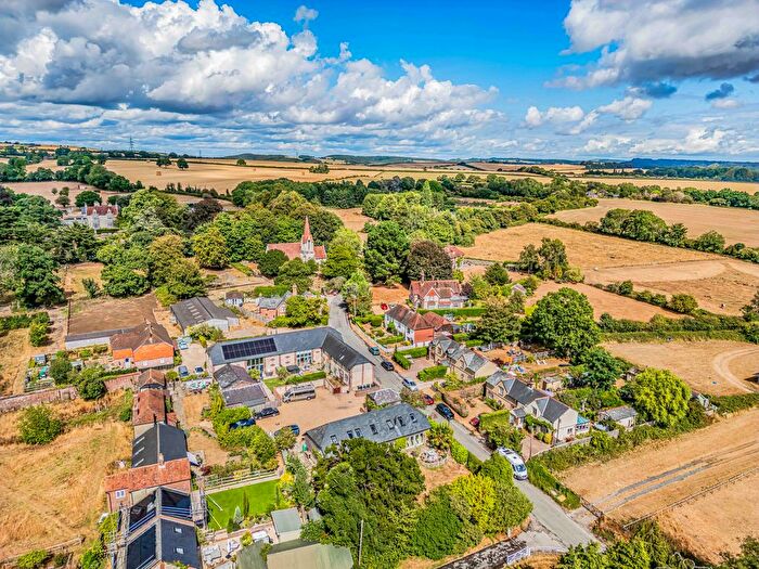 4 Bedroom Detached House For Sale In Blendworth, Hampshire, PO8
