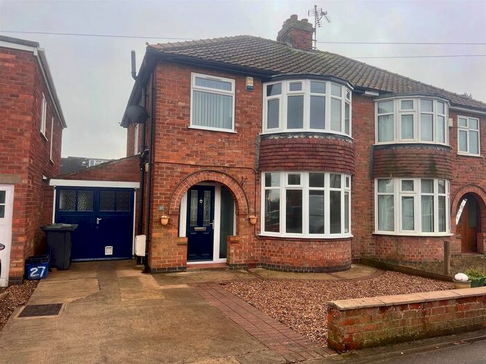 3 Bedroom Property To Rent In Yearsley Grove, Huntington, York, YO31