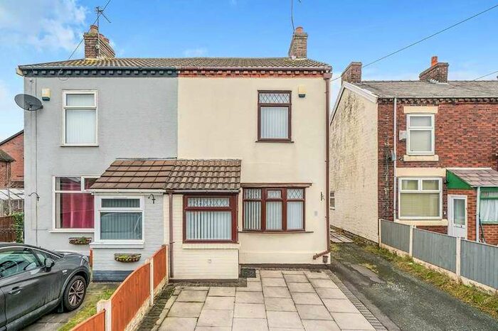 2 Bedroom Semi-Detached House To Rent In Dundalk Road, Widnes, Cheshire, WA8