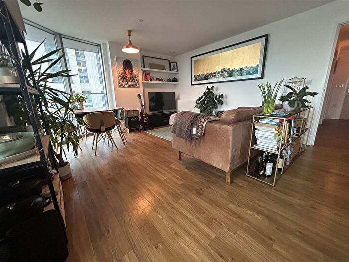 2 Bedroom Flat To Rent In Cornmill Lane, London, SE13