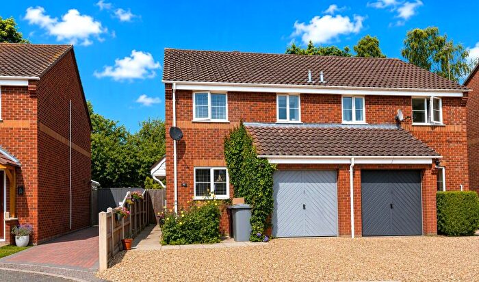 3 Bedroom Semi-Detached House For Sale In High Way, Lingwood, Norwich, Norfolk, NR13