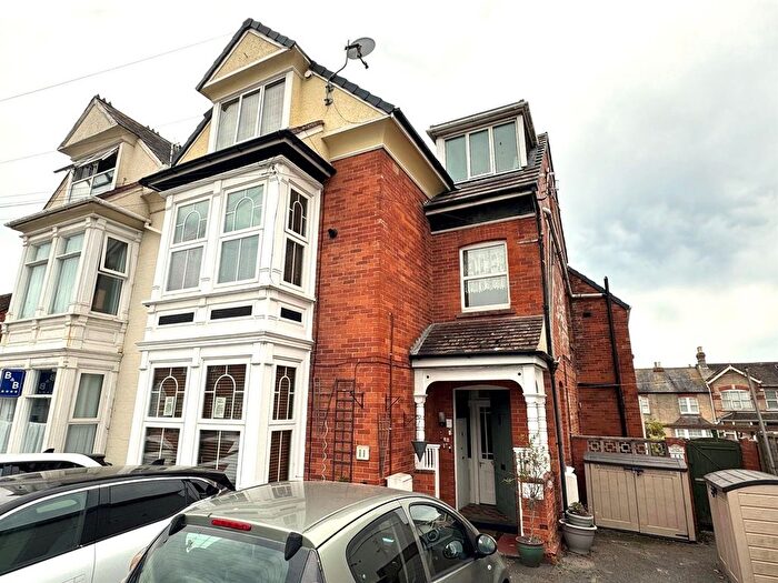 1 Bedroom Flat For Sale In Carlton Road South, Weymouth, DT4