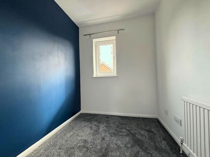 3 Bedroom Property To Rent In Kingfisher Close, Biggleswade, SG18